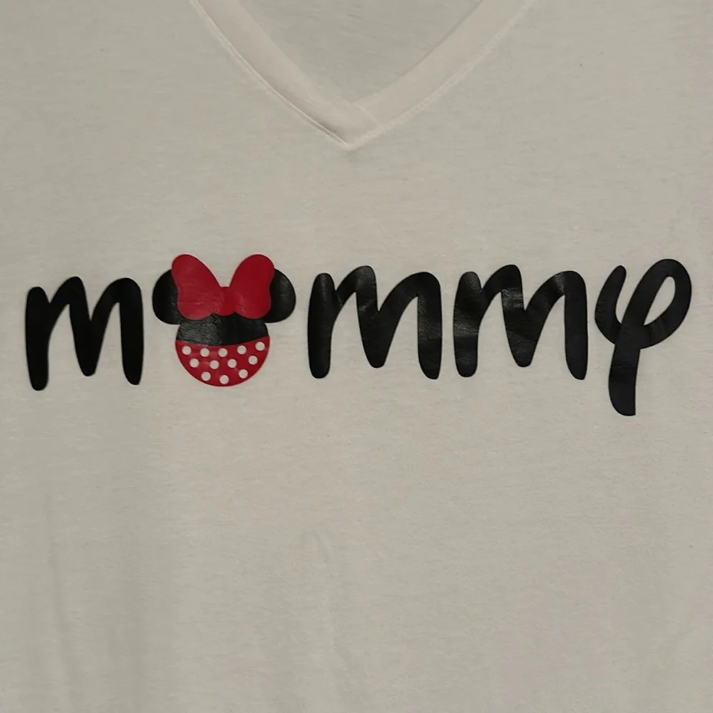 Disney “Mommy” 3X Women’s White V-Neck T-Shirt. - Picture 3 of 5